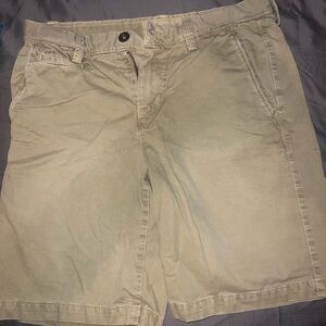 Men’s American Eagle cargo shorts